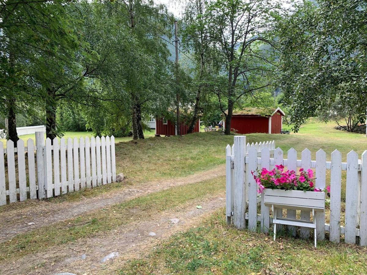 Aobrio Holidayhouse, Authentic Norwegian Farmhouse Close To Flam Lærdalsøyri Esterno foto